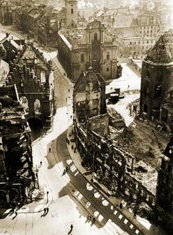 Дрезден после бомбардировки, февраль 1945 г.